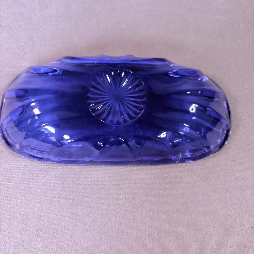 Unmarked Blue Glass Oval Bowl/Dish Starburst Pattern 8 in x 3.5 in